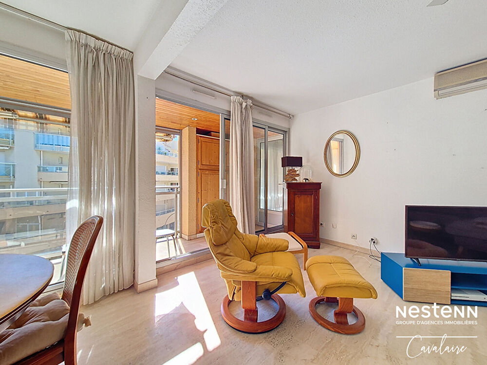 Dernier étage pour cet appartement au centre ville de Cavalaire-sur-Mer 4 pièces environ 100 m² avec 3 terrasses et stationnemen