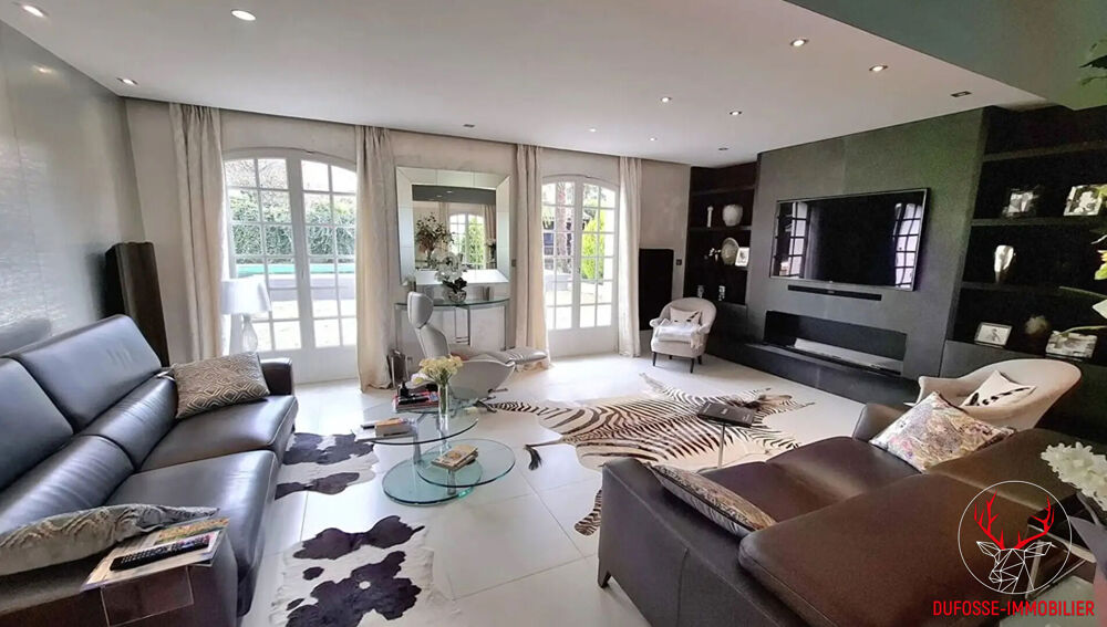 Vente Maison Belle maison Île de France à Corenc 7 pièce(s) 189 m2 Corenc