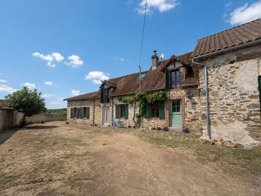 Vente Maison HAUTE VIENNE - 2 maisons et un appartement d'une chambre, entièrement rénovés et prêts à vous accueillir. Magnac laval