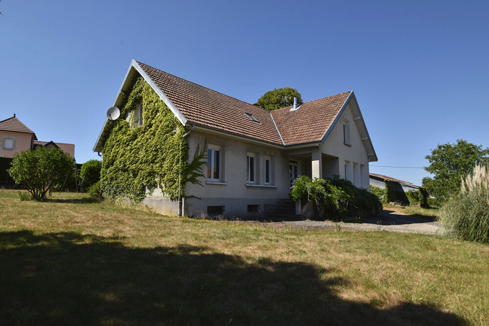 Devecey : Grande maison 248 m² sur 2016 m² de terrain avec dépendances
