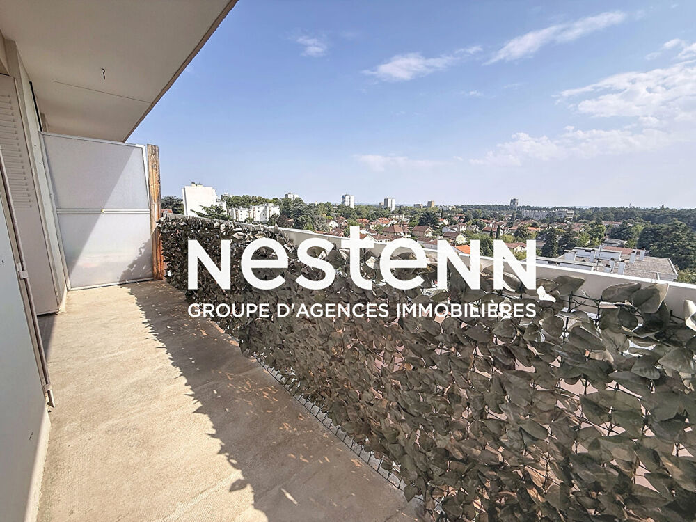 Grand studio en dernier étage avec balcon - 69500 BRON