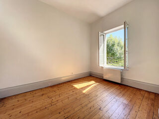  Appartement à louer 3 pièces 79 m²