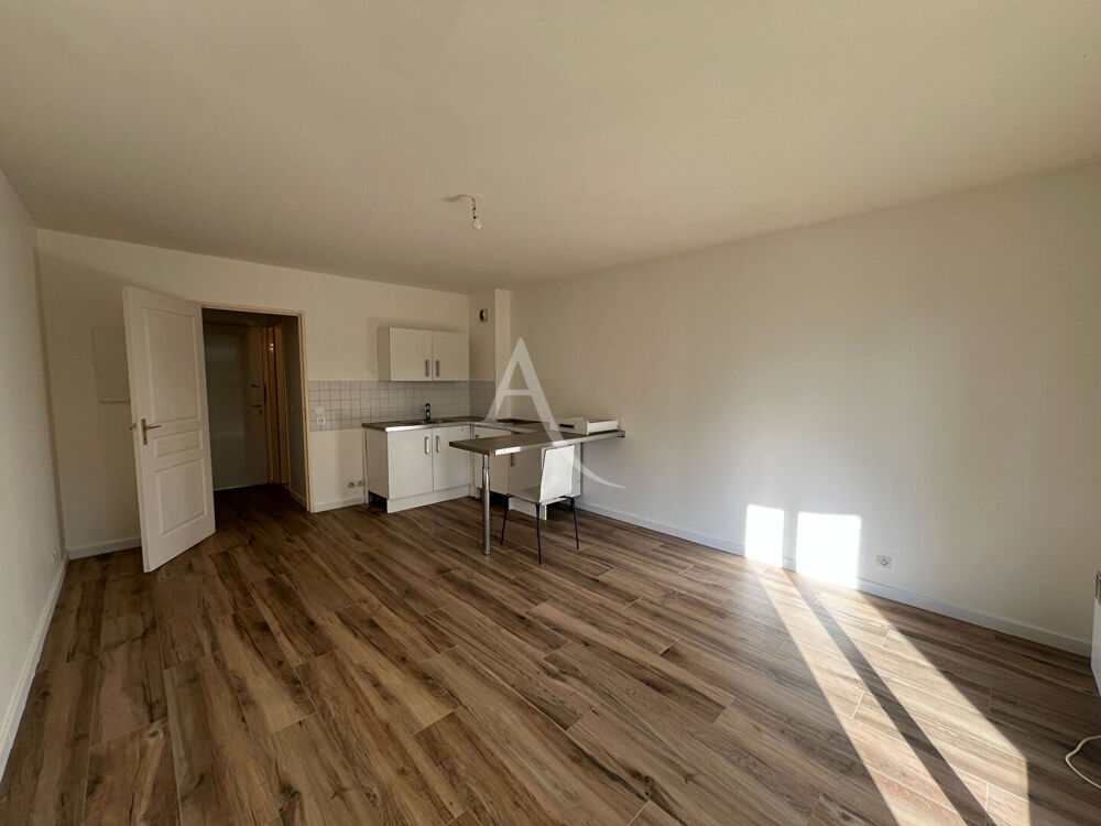 Location Appartement Appartement Ozoir La Ferrière 1 pièce de 27.25 m² avec Terrasse, cave et parking Ozoir la ferriere