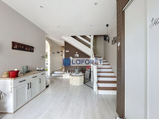  Maison à vendre 7 pièces 234 m²