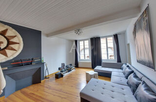 Vente Maison Plein coeur de Mas Grenier : Maison de village rénovée  311 m2 Mas grenier