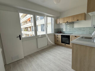  Appartement à louer 3 pièces 81 m²