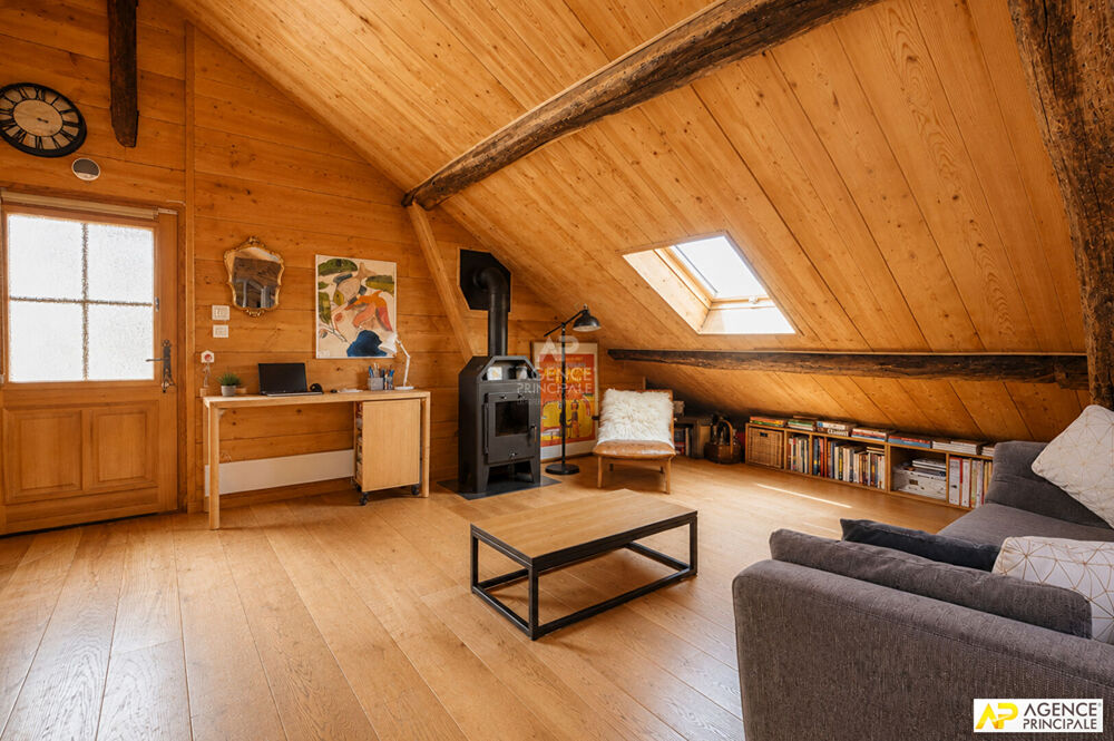 Vente Appartement Versailles Saint-Louis Appartement 3 pièces de 78 m² au sol situé au 4ème et dernier étage Versailles