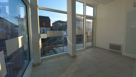  Local d'activité avec vitrine 