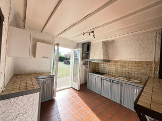 Vente Maison Maison de 90m² avec 3 chambres et grand jardin sur Montjoire ! Montjoire