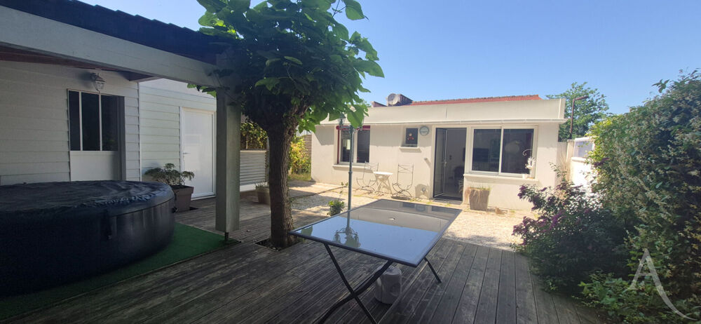 Maison meublée 3 pièces au bord du lac de Léon . Un cadre de vie exceptionnel