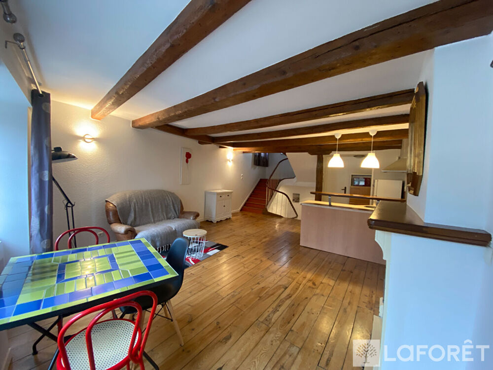 Location Appartement À louer - Duplex meublé de 39 m² au coeur de Saint-Flour Saint flour