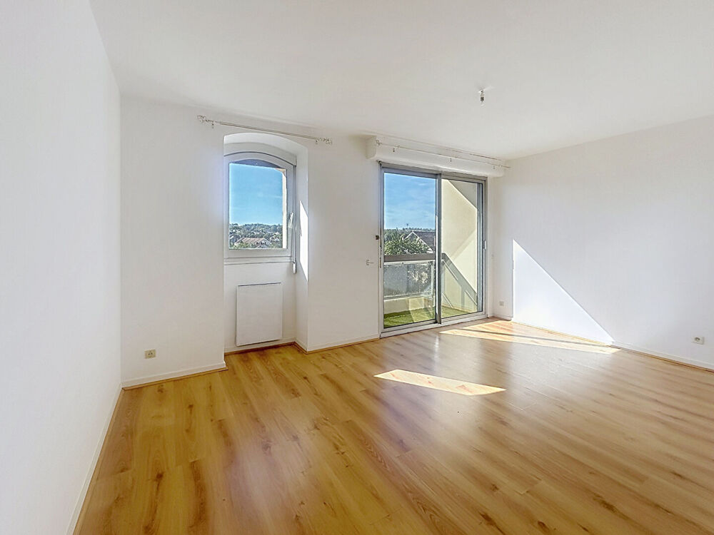 Vente Appartement BEL appartement avec balcons cave et garage Auxerre