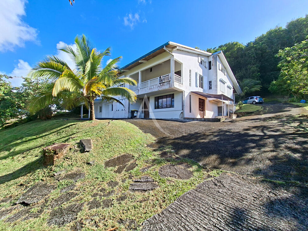 Maison 13 pièces 303 m² · à Fort de France · 303 m² · 679 000 €