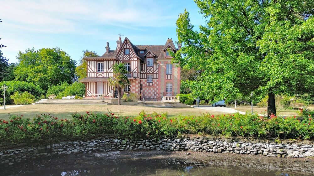 EXCLUSIVITE - VARAVILLE - Proche mer. Villa Anglo-Normande d'exception et son parc.
