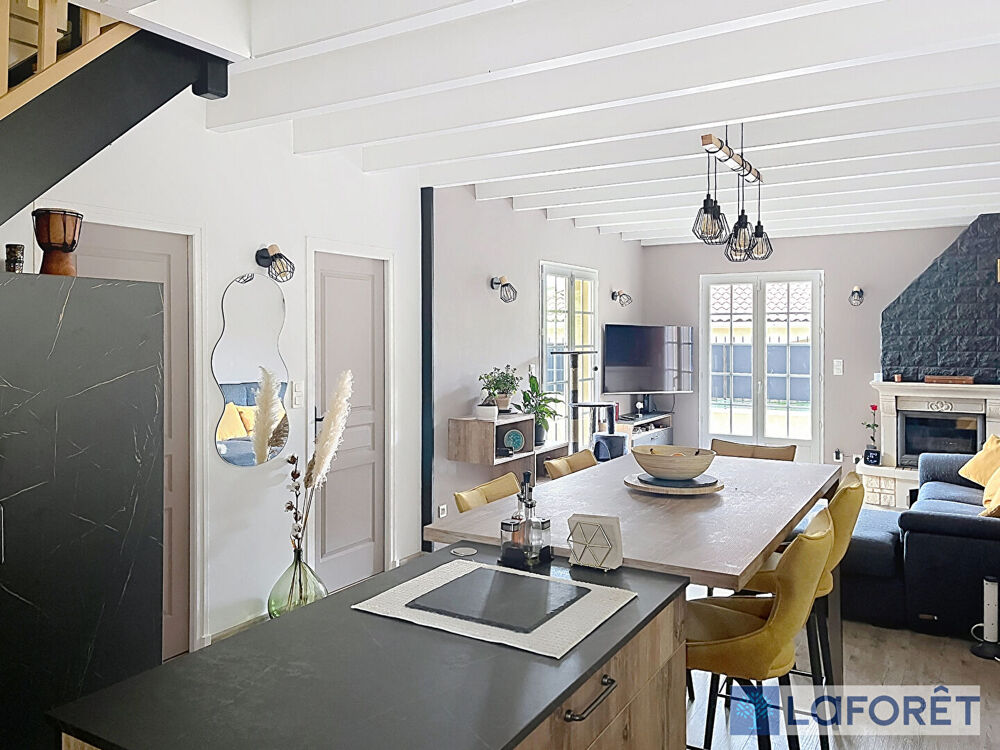 Vente Maison Maison Charmes 5 pièce(s) 121m2 Charmes
