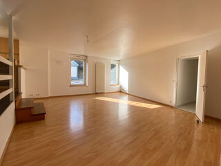  Appartement à louer 5 pièces 132 m²
