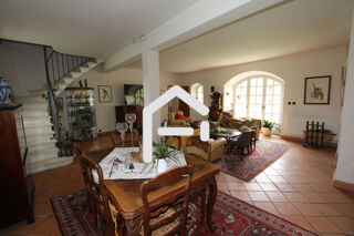  Maison  vendre 11 pices 305 m