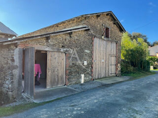  Remise / Grange � vendre 1 pi�ce 156 m� La chaize le vicomte