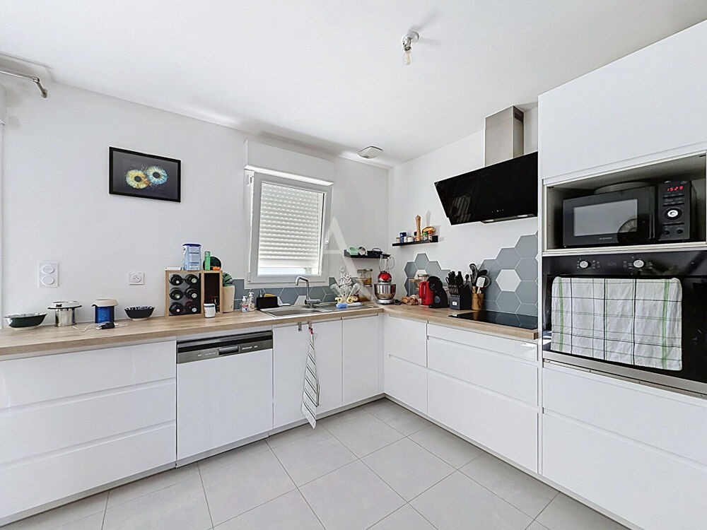 Location Maison Maison Avire 4 pièce(s) 70 m2 Avire