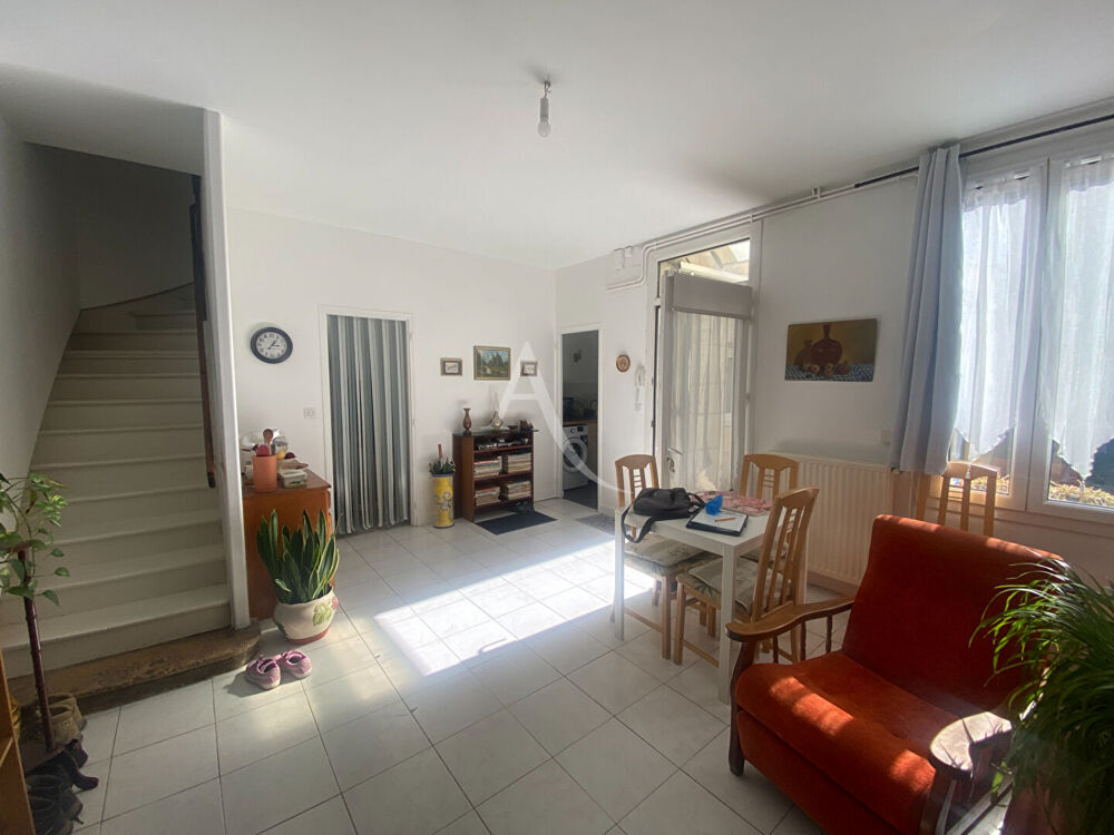 Maison de fond de cour avec extérieur et dépendance