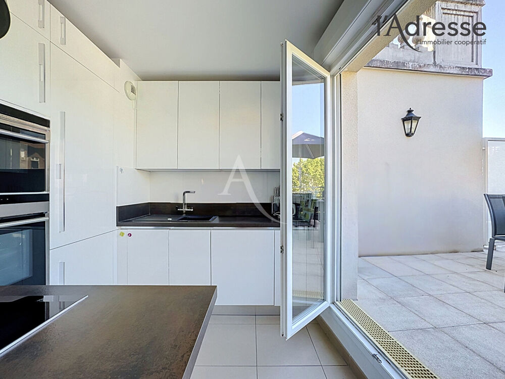 PUTEAUX/ République - Appartement 3 pièces 62m² - 1 Terrasse 16m² - 1 Parking - 1 Cave