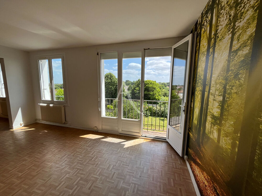 Appartement Fontenay Le Comte avec vue sur la ville