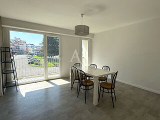  Appartement  louer 3 pices 78 m Laval