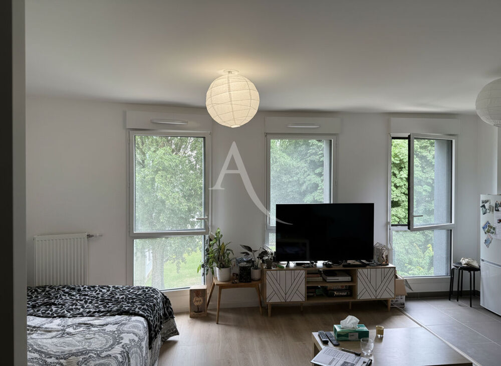 Appartement Romainville 1 pièce(s) 32.5 m2 PROCHE LES LILAS