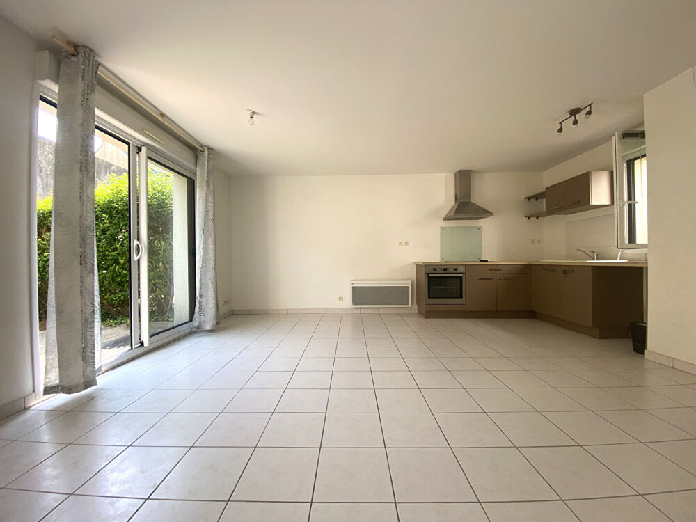 Vente Maison Maison à vendre à Vannes 3 pièces avec jardin privatif parking sécurisé, proche de la gare de Vannes Vannes