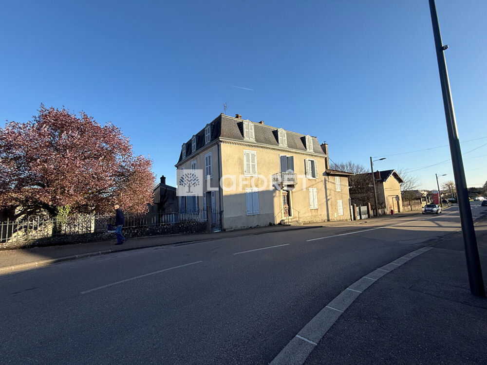 Maison 10 pièces 238 m² · à Montrevel en Bresse · 238 m² · 425 000 €