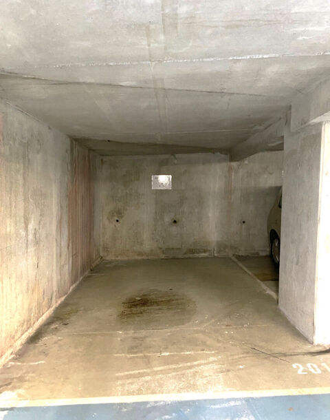  Parking / Garage � louer 1 pi�ce 10 m�