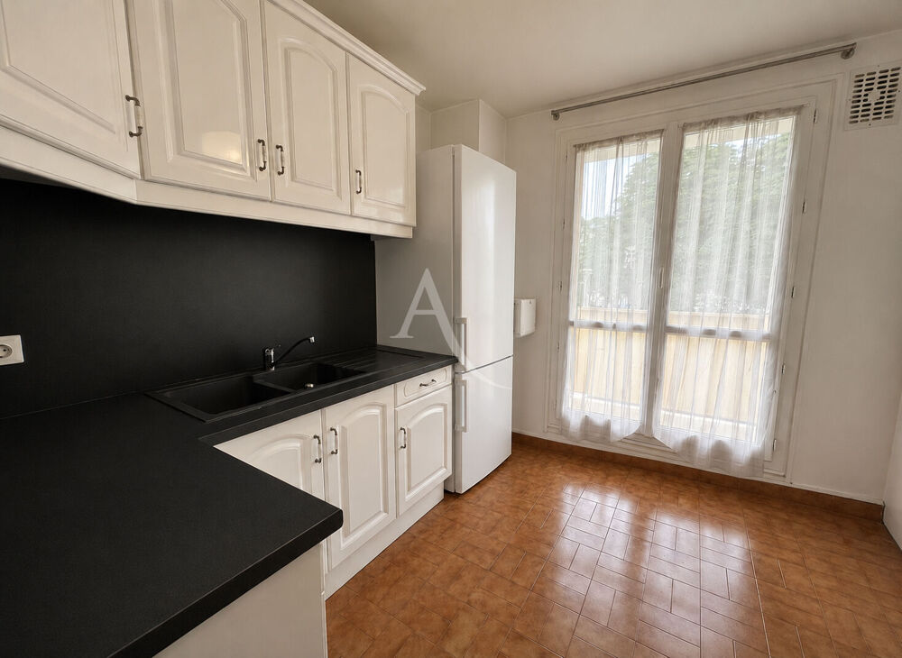 Appartement F3 lumineux avec cave. Résidence Chanteclair à Brou-sur-Chantereine