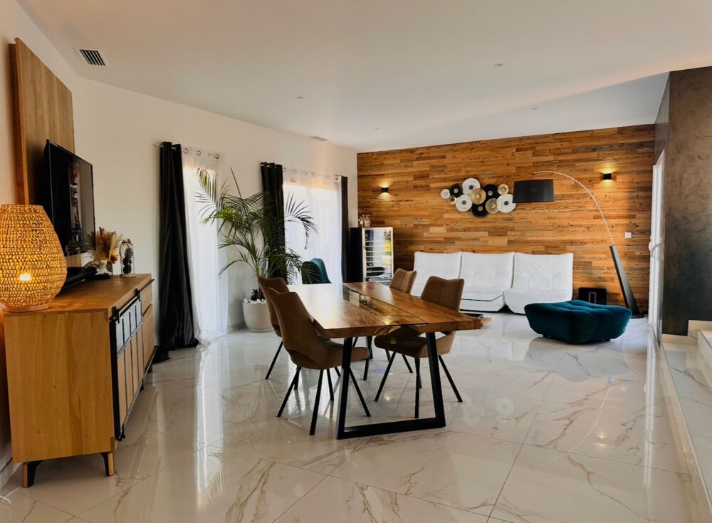 Vente Maison Maison  6 pièce(s) 145 m2 MENESPLET Menesplet