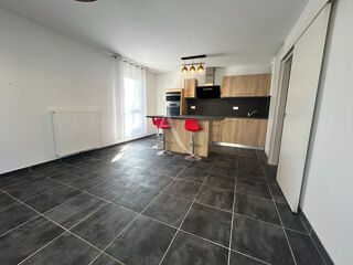  Appartement à louer 3 pièces 60 m²