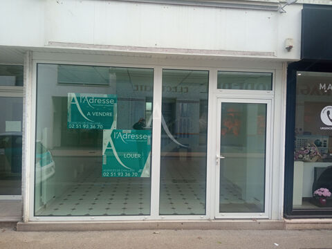 Challans, local commercial de 41.53 m&sup2; 815 85300 Challans