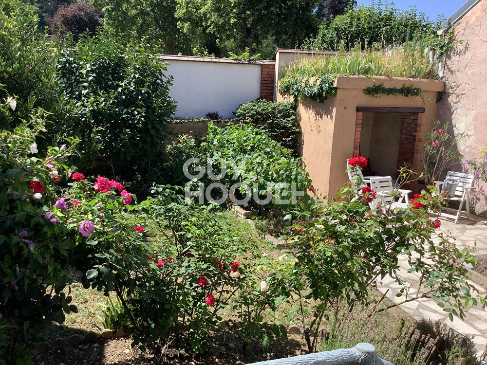 Vente Maison Maison de caractère entièrement rénovée avec jardin, dépendance et garage. Vieux Village d'Aubergenville Aubergenville