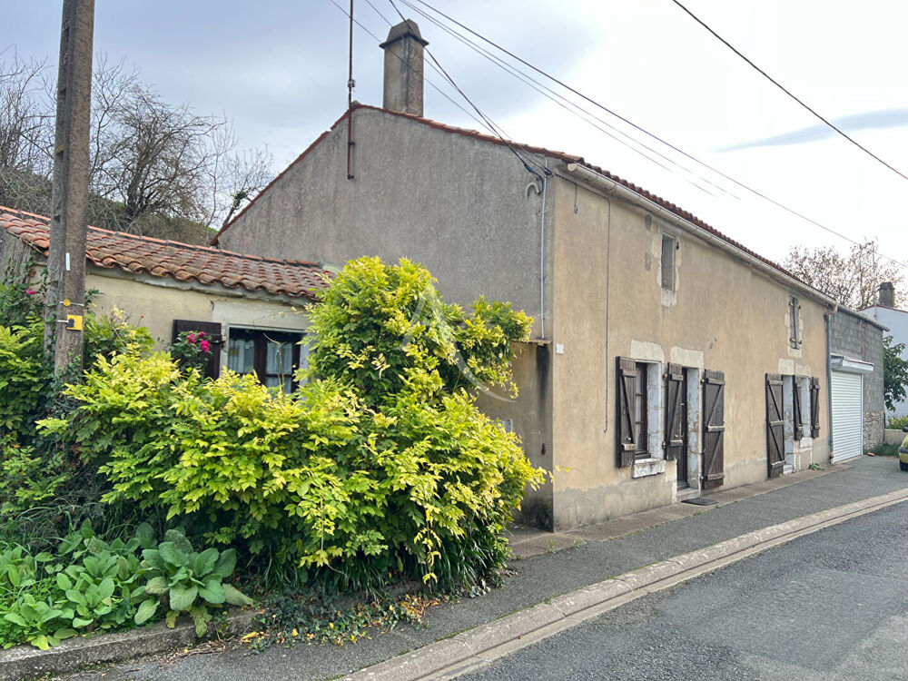 Maison 4 pièces 77 m² · à Le Gue de Velluire · 77 m² · 23 000 €