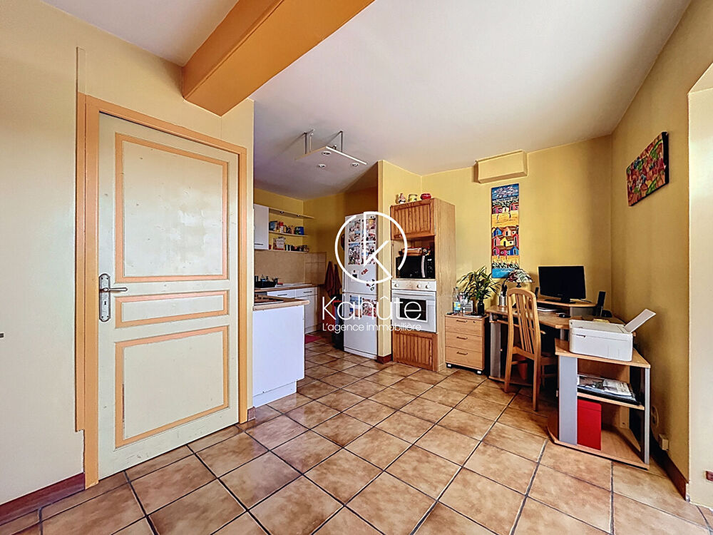 Vente Appartement Maison de 120m2 située sur la commune de Saint Didier Au Mont D'Or, 4 pièce(s) , 3 chambres, jardin privatif et place de station Saint didier au mont d or