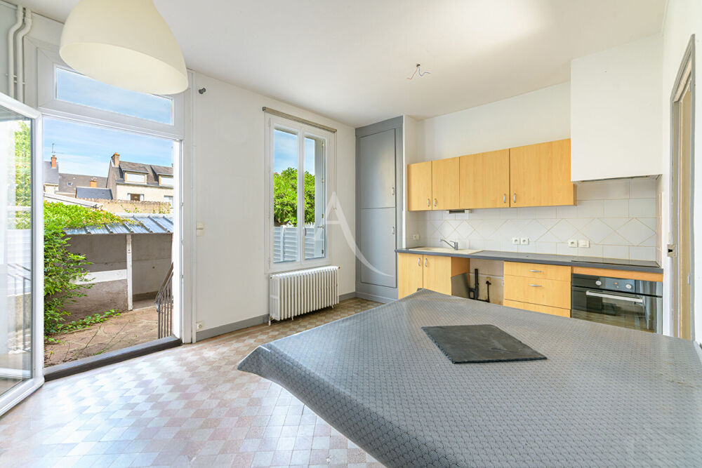 Vente Maison TOURS - UNE MAISON AVEC COUR AU PRIX D'UN APPARTEMENT Tours