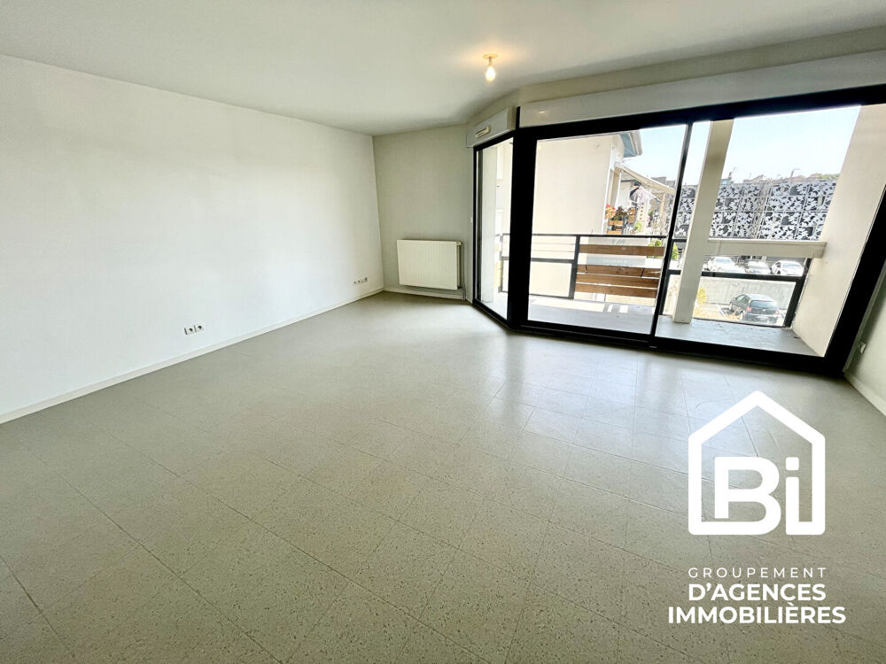DOUVRES LA DÉLIVRANDE - T3 lumineux avec balcon, cave et double parking