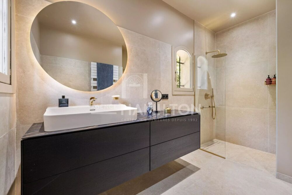 à vendre  Maison Châteauneuf-Grasse (06740)