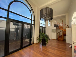  Immeuble � vendre 5 pi�ces 166 m�