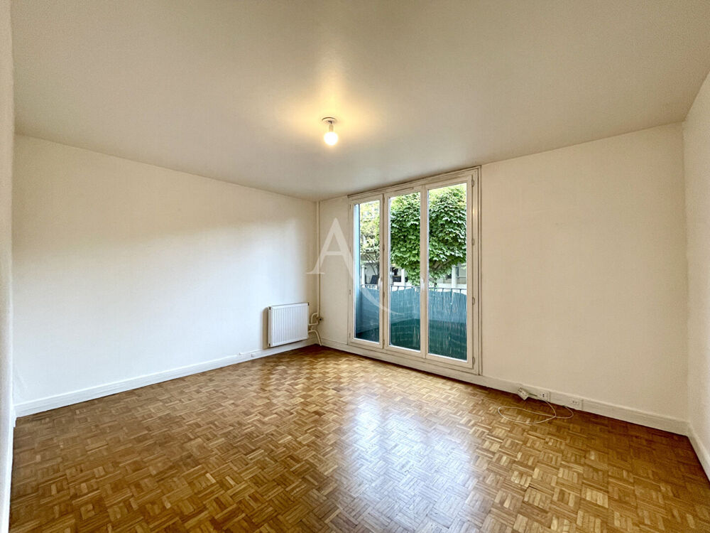 Location Appartement Appartement Maisons Alfort 2 pièces 49.78 m² avec cave et pkg Maisons alfort