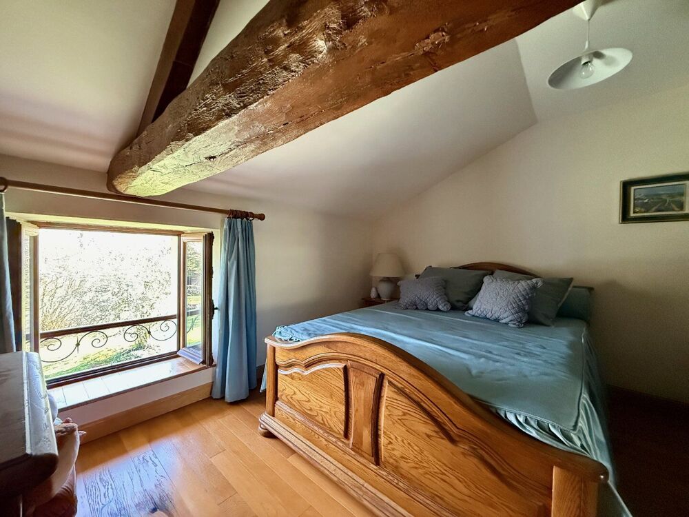 Vente Maison Authentique ferme en pierre du XVIIIe siècle entièrement rénovée avec dépendances et plus de 7 000 m² de terrain Clussais la pommeraie