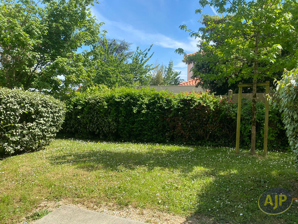 T2 Rez-de-jardin et au calme!