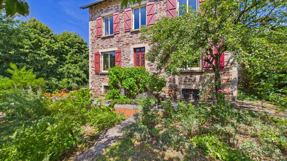 GRANDE MAISON EN PIERRE T6