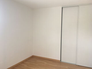  Appartement à louer 5 pièces 97 m²