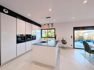  Maison � vendre 9 pi�ces 364 m�