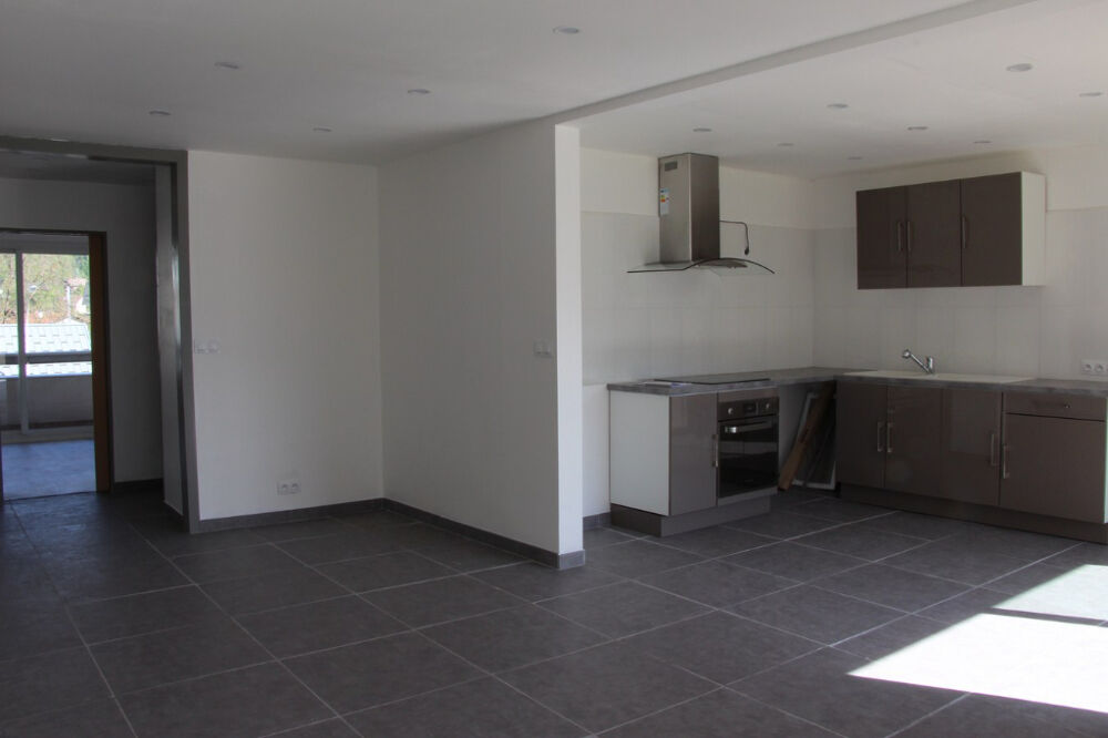 Vente Appartement Appartement  3 pièce(s) cave + garage + 1 place de parking Albertville