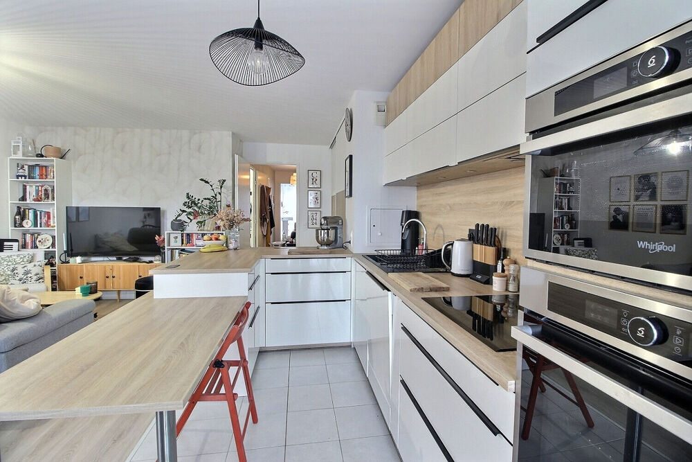 Appartement 4 pièces à vendre à Massy quartier Atlantis - 90,75 m², balcon et place de stationnement